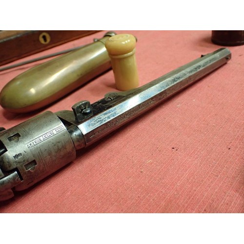 1 - Cased London Colt Navy revolver made in 1853

A very rare and complete set. One of the first-year-of... 