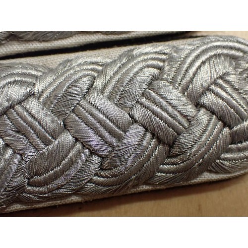 14 - WW2 German Waffen-SS infantry officer shoulder straps

White-piped SS officer straps. In good clean ... 