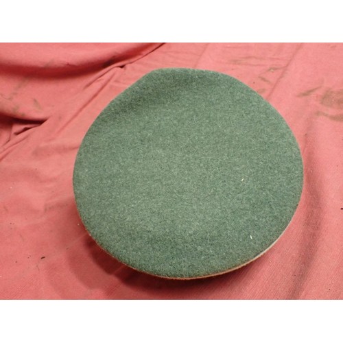 32 - German display / reenactment Waffen-SS infantry visor cap

Fine quality woollen cap with leather swe... 