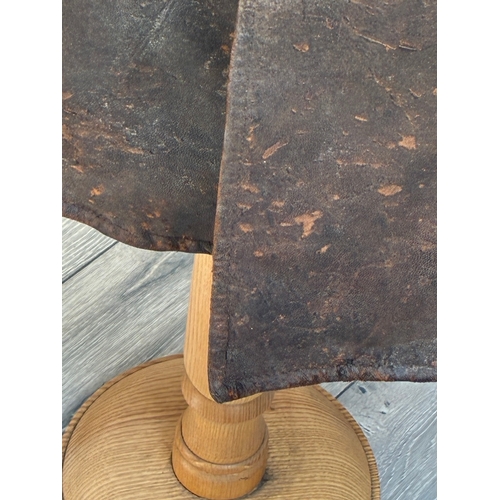 46 - WW2 British Army Lether Jerkin Jacket Dated 1942

some wear scuffing as usual with these functional ... 