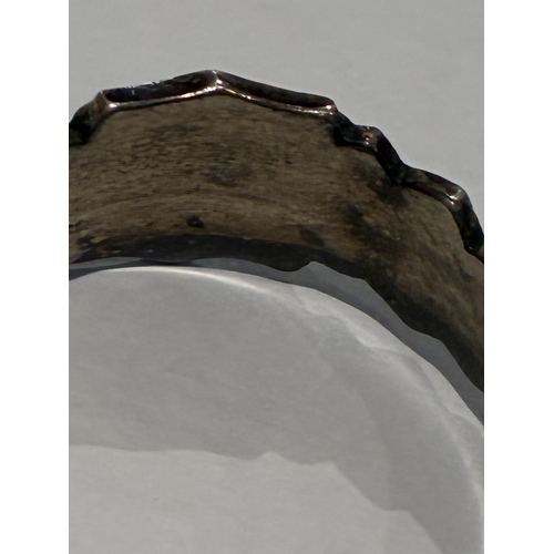 48 - WW2 German Army Close Combat Canteen Ring 

Good condition with markings, made of silver