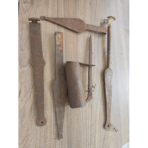 61 - Group of 5 Victorian Indian items - Locks and keys,

 mixed assortments and conditions - 
no guarant... 