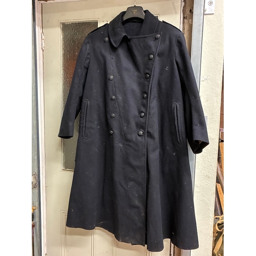 21 - British WW2 Durham Constabulary Police Great Coat

Very heavy coat  , 42 inch chest , has plastic Ki... 