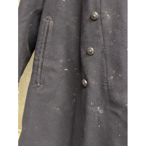 21 - British WW2 Durham Constabulary Police Great Coat

Very heavy coat  , 42 inch chest , has plastic Ki... 