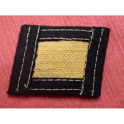 28 - WW2 Waffen-SS der SS Lettische division collar tab

Some light staining to the white stitching. 70 m... 
