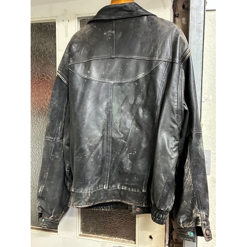 57 - Vintage Mens Leather Jacket

Some dirt from storage in theatrical company - main zip appears to work... 