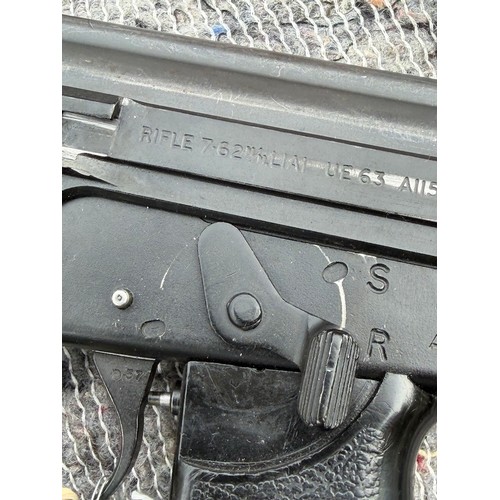 Deactivated L1A1 SLR assault rifle Classic assault rifle as used in ...