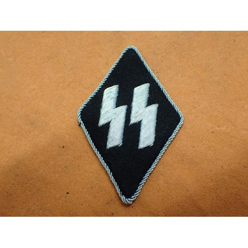 3rd Reich German SS runic sleeve diamond In excellent, clean condition ...