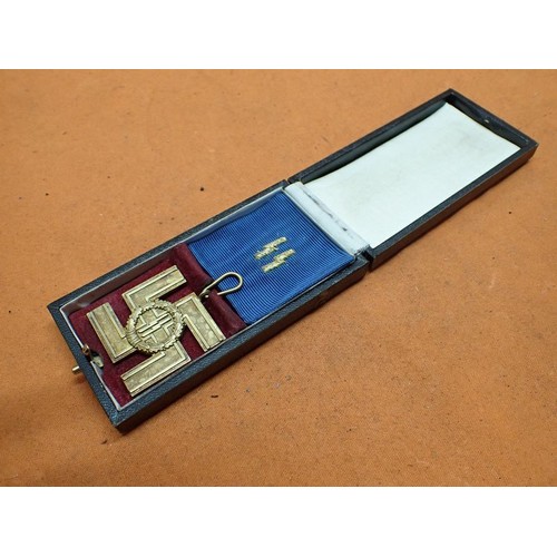 WW2 German cased SS 25 year, Gold Grade Service Cross A very rare gold ...