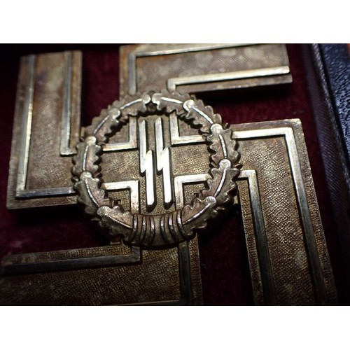 WW2 German cased SS 25 year, Gold Grade Service Cross A very rare gold ...