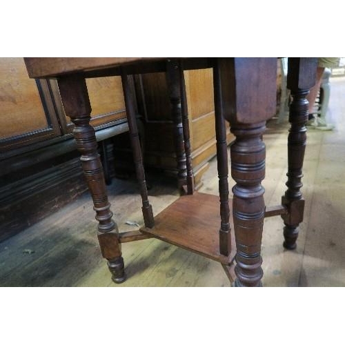 100 - A CENTRE TABLE, DIAMETER 26.5INS X HEIGHT 26.5INS