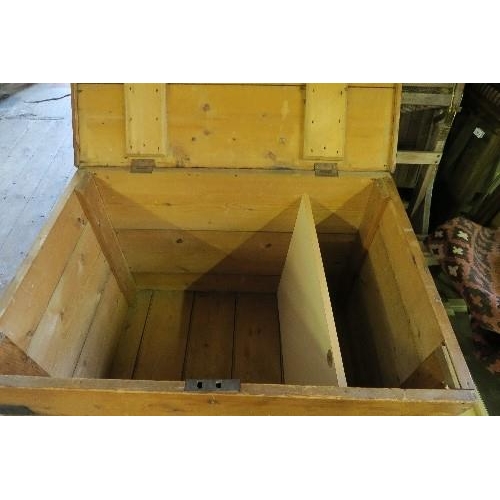 115 - A PINE BOX WITH CARRYING HANDLES, DEPTH 24INS X HEIGHT 24INS X WIDTH 35INS