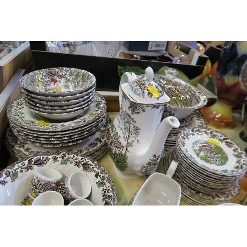 187 - A COLLECTION OF MYOTTS COUNTRY LIFE PATTERN DINNER AND TEA WARE