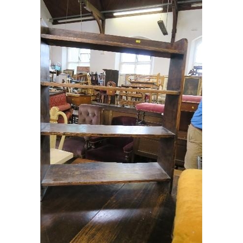 19 - AN OAK GATE LEG TABLE WITH BARLEY TWIST LEGS, MAX LENGTH 60INS X HEIGHT 29INS, TOGETHER WITH A SET O... 