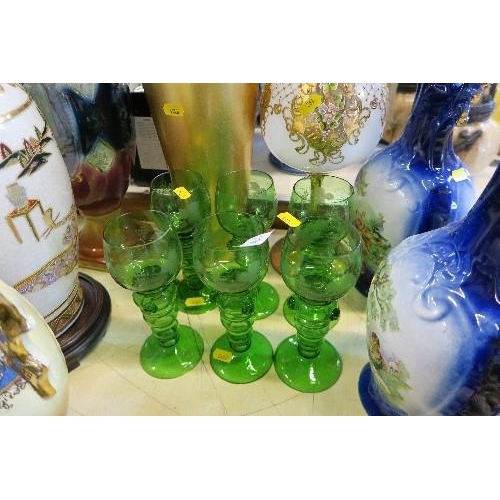 192 - A SET OF SIX GREEN GLASSES WITH FLORAL DECORATION, TOGETHER WITH ANOTHER LARGE GLASS