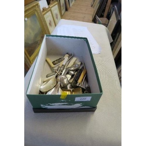 220 - A BOX OF ASSORTED CUTLERY, INCLUDING PEN KNIVES, SNUFF BOX AND SUGAR TONGS