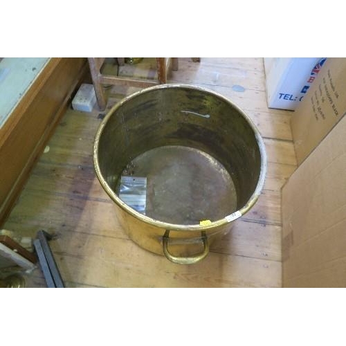 252 - A BRASS LOG BIN, DIAMETER 20INS X HEIGHT 14INS