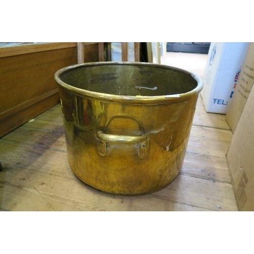 252 - A BRASS LOG BIN, DIAMETER 20INS X HEIGHT 14INS