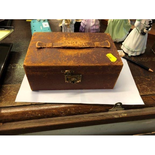 274 - A JEWELLERY BOX, CONTAINING A SILVER POCKET WATCH, TOGETHER WITH ANOTHER POCKET WATCH, AND ANOTHER P... 