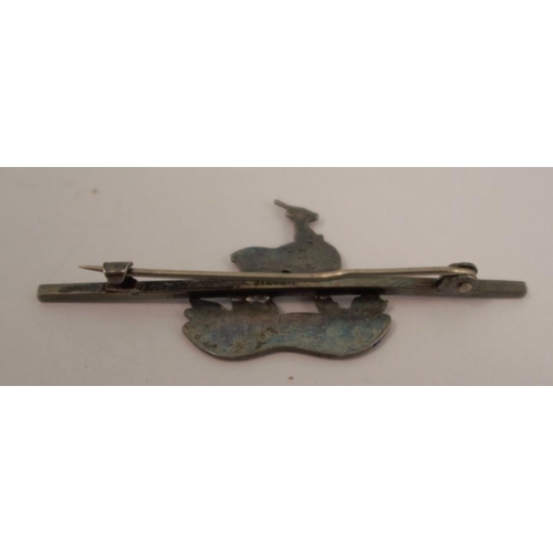 277 - A Royal Warwickshire Regiment sweetheart bar brooch, stamped 'Silver', approximately 5.6cm long, tog... 