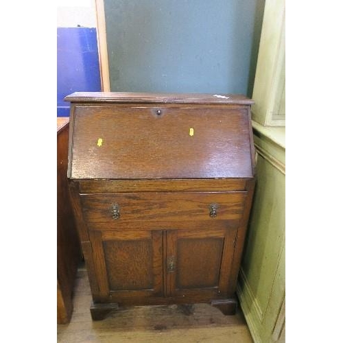 3 - AN OAK RACKSTRAW STYLE CUPBOARD, HEIGHT 72INS X WIDTH 32INS X MAX DEPTH 17.5INS, TOGETHER WITH A CHE... 