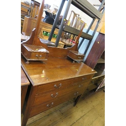 35 - AN EDWARDIAN SIDEBOARD AND DRESSING TABLE, TOGETHER WITH A CHEST OF DRAWERS AND SET OF SHELVES