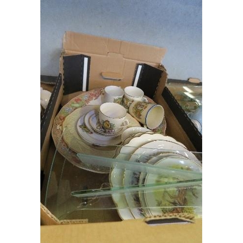 421 - 2 BOXES OF ASSORTED SUNDRIES, INCLUDING COMMEMORATIVE MUGS, CAPO DIMONTE MODEL, ETC.