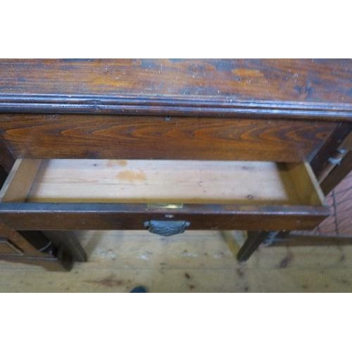 76 - AN OAK CLERK'S DESK, WIDTH 32INS X DEPTH 19INS X HEIGHT 42.5INS