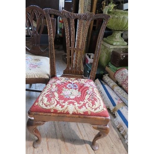 94 - A GEORGIAN STYLE DINING CHAIR, TOGETHER WITH ANOTHER DINING CHAIR