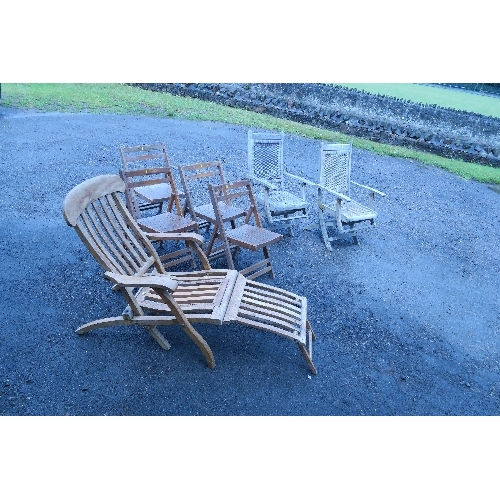 86 - A COLLECTION OF FOLDING GARDEN CHAIRS