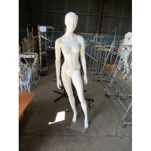 533 - A life-size female mannequin