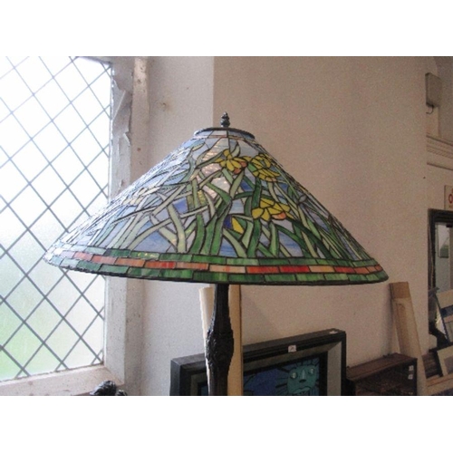 372 - A Tiffany table lamp