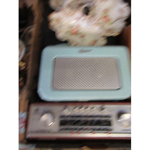 559 - Two boxes of sundries, to include radios, kitchenalia, etc. (37014)