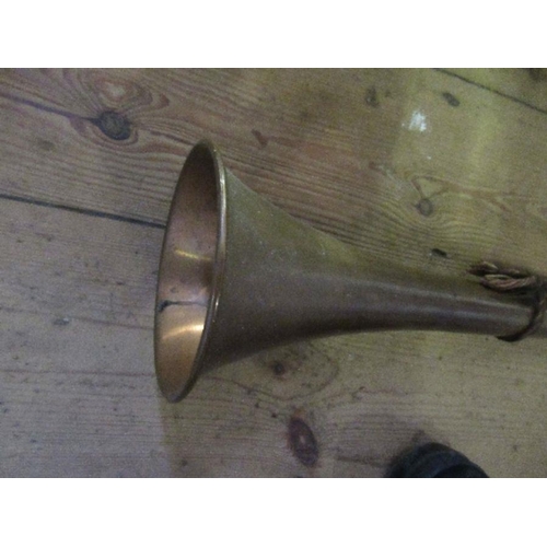 567 - A brass hunting horn