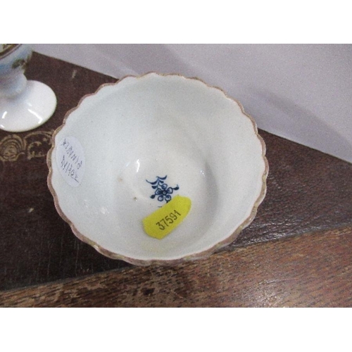 189 - An 18th Century, possibly Worcester, tea bowl, together with a 19th century style egg cup decorated ... 