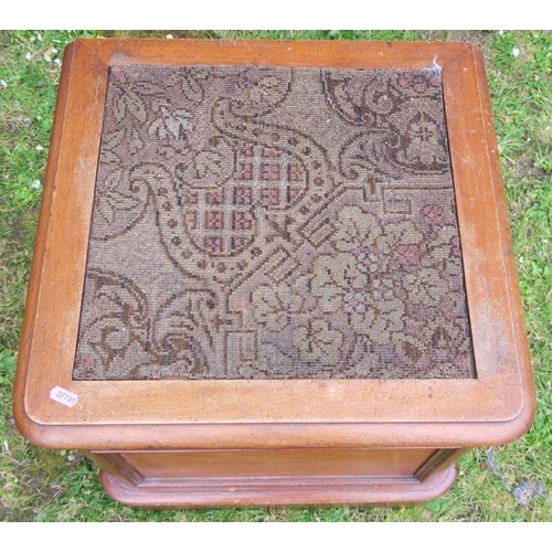 36 - A Victorian mahogany box commode, with carpet to the top, 19ins x 18ins, height 18ins