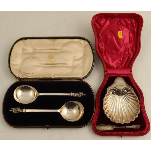 399 - A cased pair of Elkington & Co Apostle serving spoons, Birmingham 1906, together with a cased hallma... 