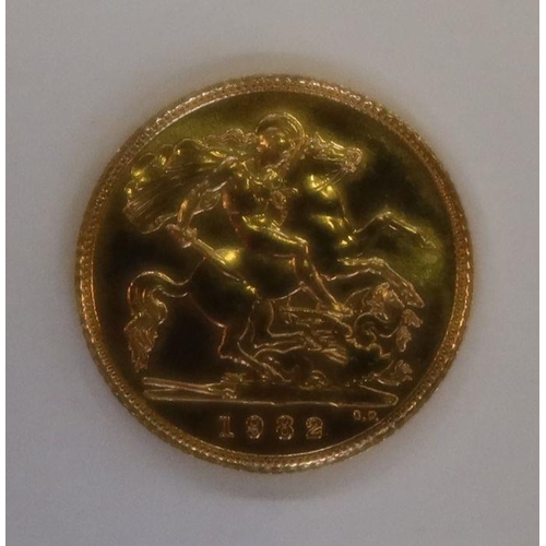 410 - A 1982 gold half sovereign