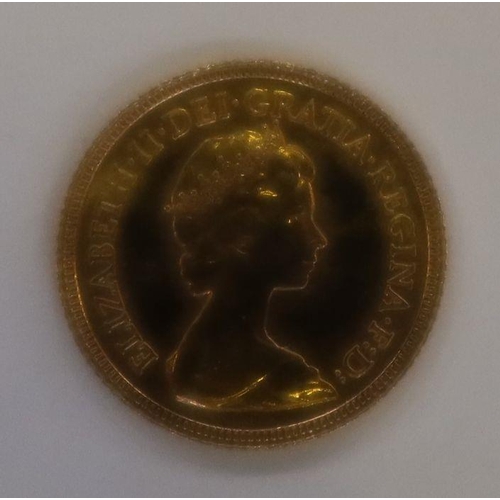 410 - A 1982 gold half sovereign