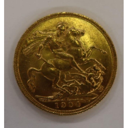 413 - A 1904 gold sovereign