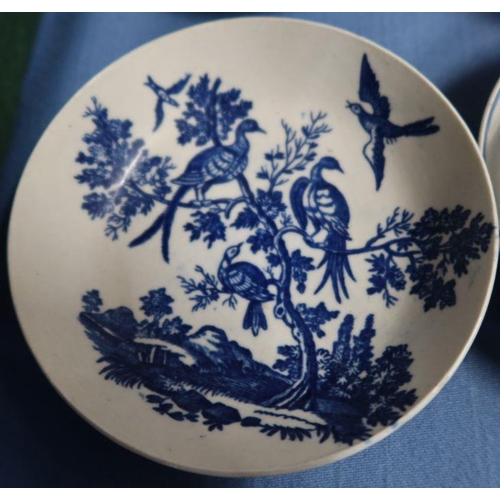 117 - Three First Period Worcester tea bowls and saucers, decorated in blue and white, together with a Fir... 