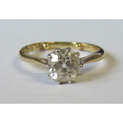 407 - An 18ct solitaire diamond ring, claw set cushion cut diamond, of approximately 1.00ct, 2.8g