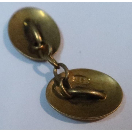 426 - A pair of 18ct gold cufflinks, engraved 1909 with initials