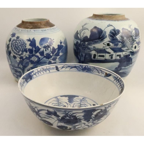 476 - A collection of 19th century Chinese porcelain to include 2 blue and white ginger jars and a 19th ce... 