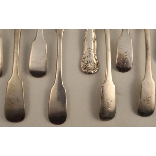 344 - A collection of hallmarked silver tea spoons, of various patterns, some engraved with crests, weight... 