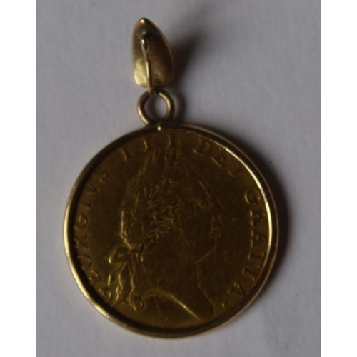 384 - A 1790 gold half spade guinea, in a pendant mount