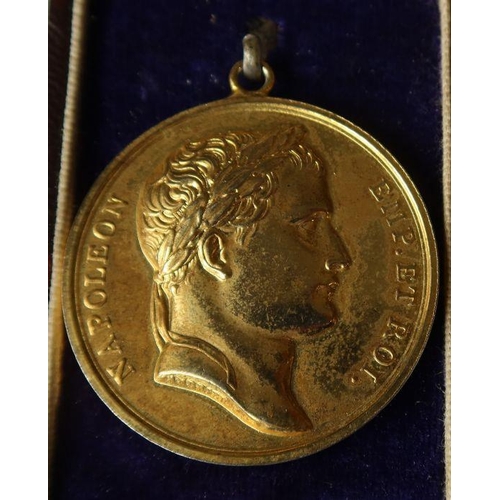 396 - A Denon Eternal Glory medal, with a bust of Napoleon to one side and an eagle the other, marked Bron... 