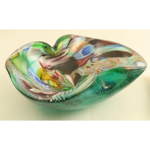 515 - A Murano style glass ash tray, together with a cigarette stumper