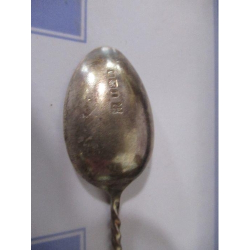 196 - A boxed set of silver apostle spoons