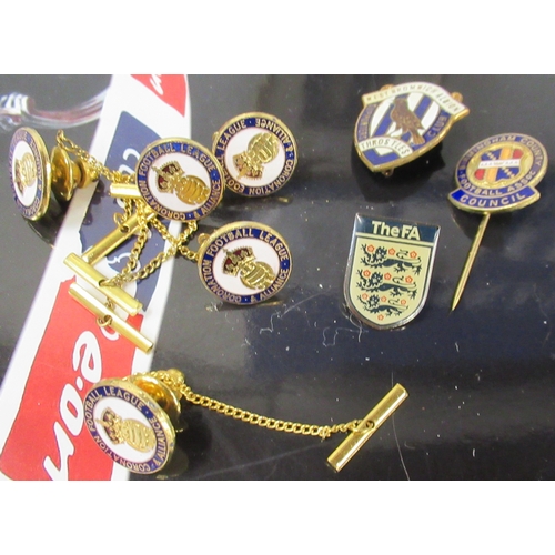 315 - A collection of football memorabilia, to include medals, badges, ring, stop watch, Chelsea v Manches... 